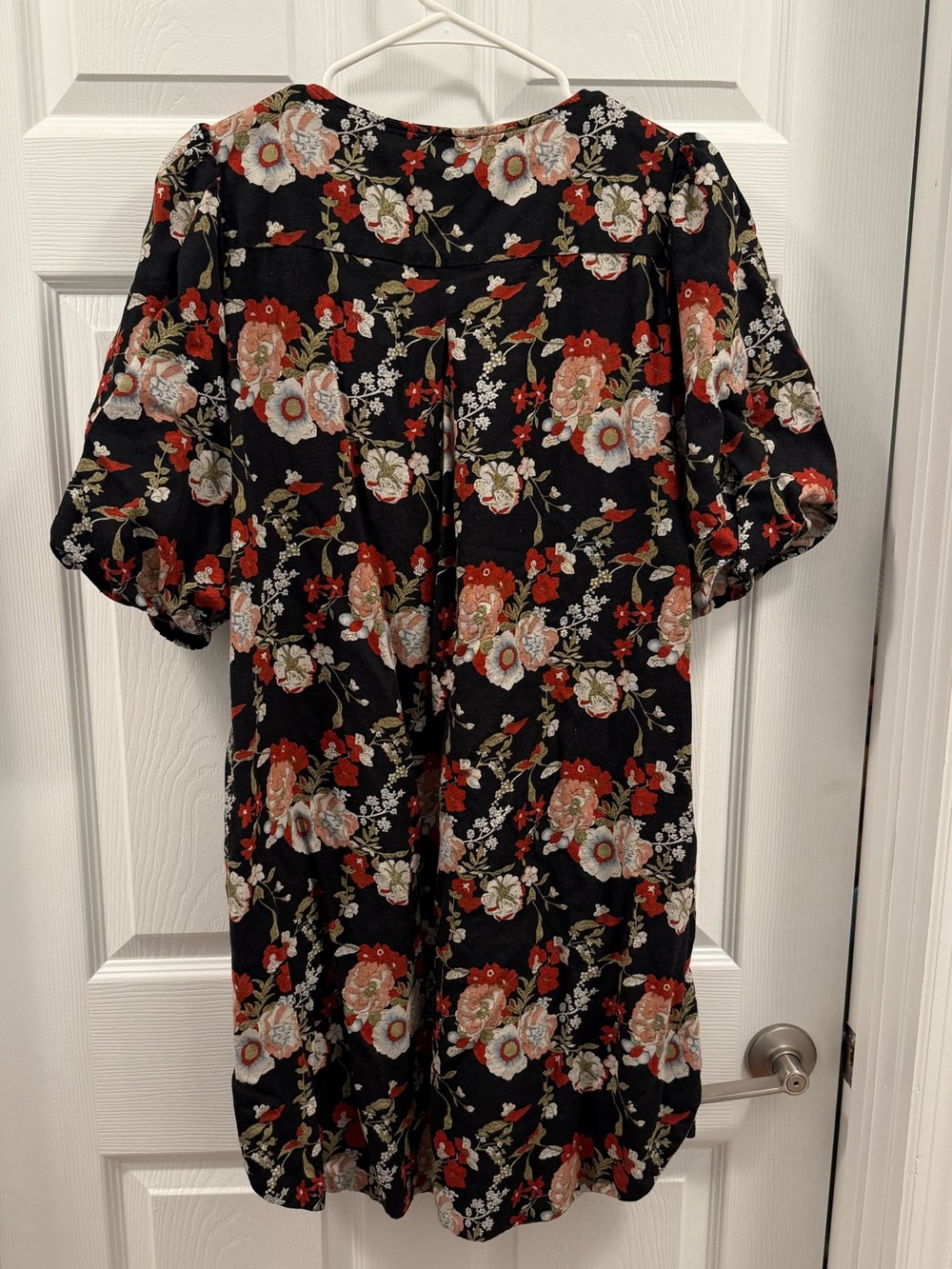 Cynthia Rowley Floral Puff-Sleeve V-Neck Dress in Black and Red size Large - Picture 7 of 9